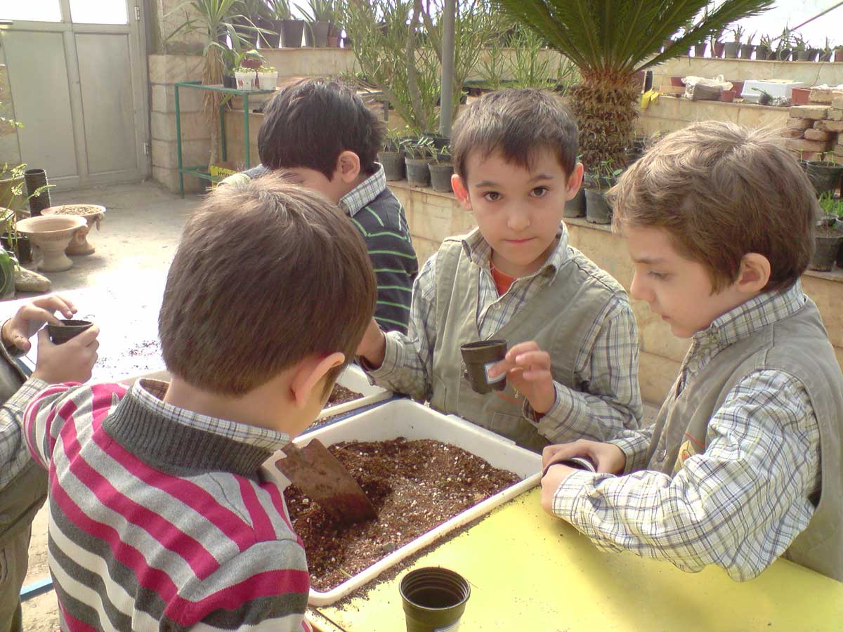 آموزش باغبانی به مدارس